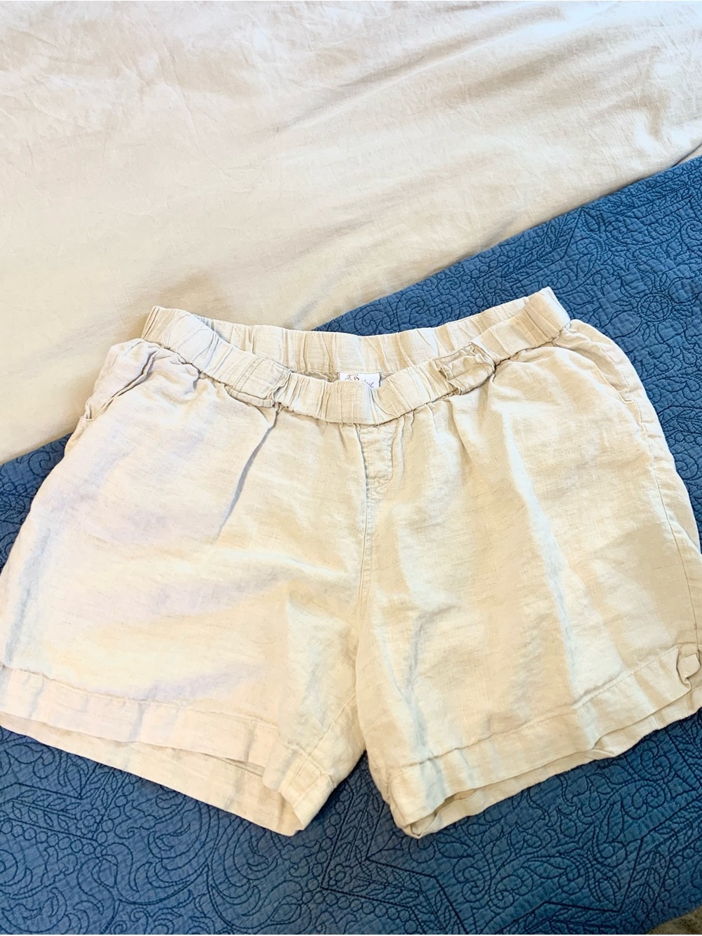 Maternity Linen Shorts by Motherhood Maternity. Size X-Large